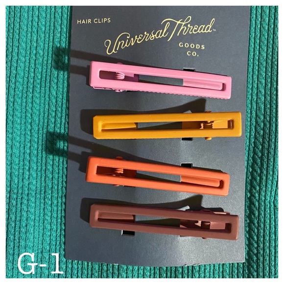 1/$8 Universal Thread Earrings Bracelet Hair Clip Necklace Rings Accessories NWT - Picture 4 of 16